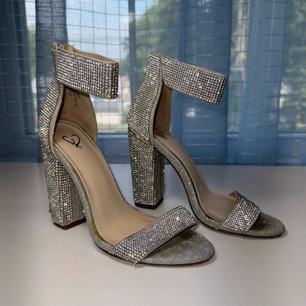 Sparkly heels size 6